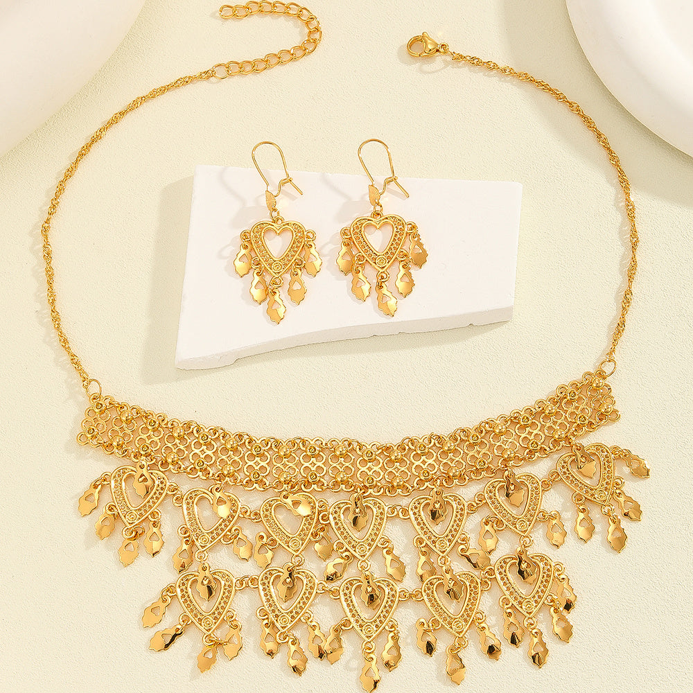 3pcs Fashionable Retro Luxury Heart-shaped Hollow Necklace Earrings