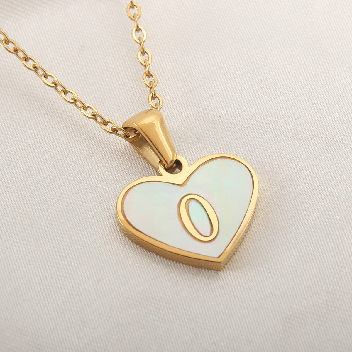 26 Letter Heart-shaped Necklace White Shell Love Clavicle Chain Fashion Personalized Necklace