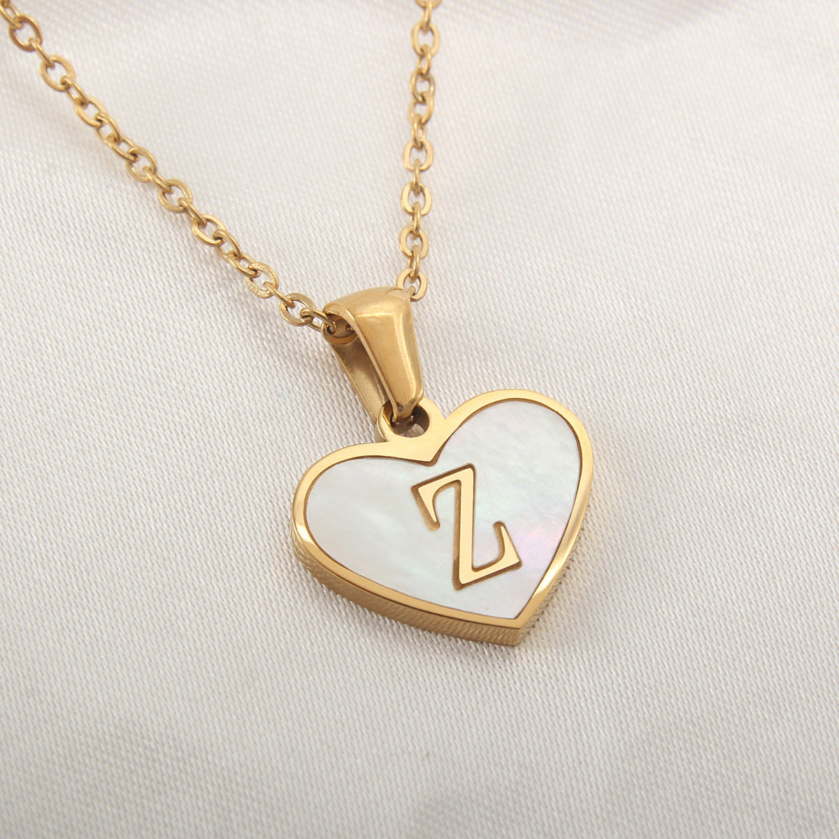 26 Letter Heart-shaped Necklace White Shell Love Clavicle Chain Fashion Personalized Necklace