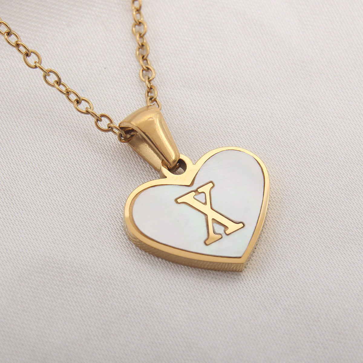 26 Letter Heart-shaped Necklace White Shell Love Clavicle Chain Fashion Personalized Necklace
