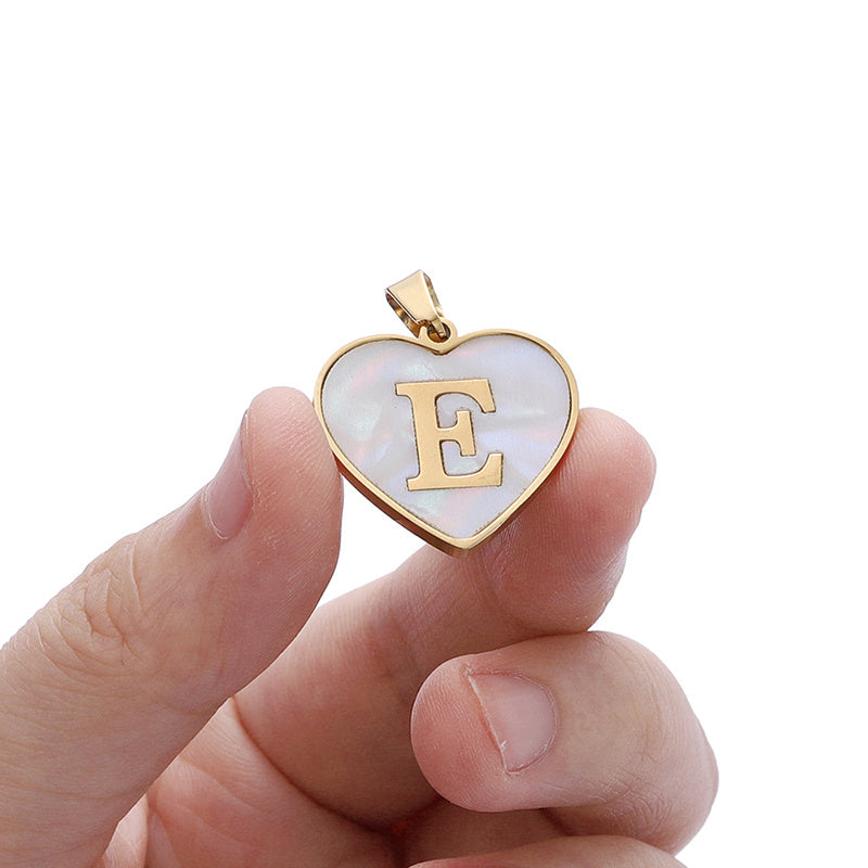 26 Letter Heart-shaped Necklace White Shell Love Clavicle Chain Fashion Personalized Necklace