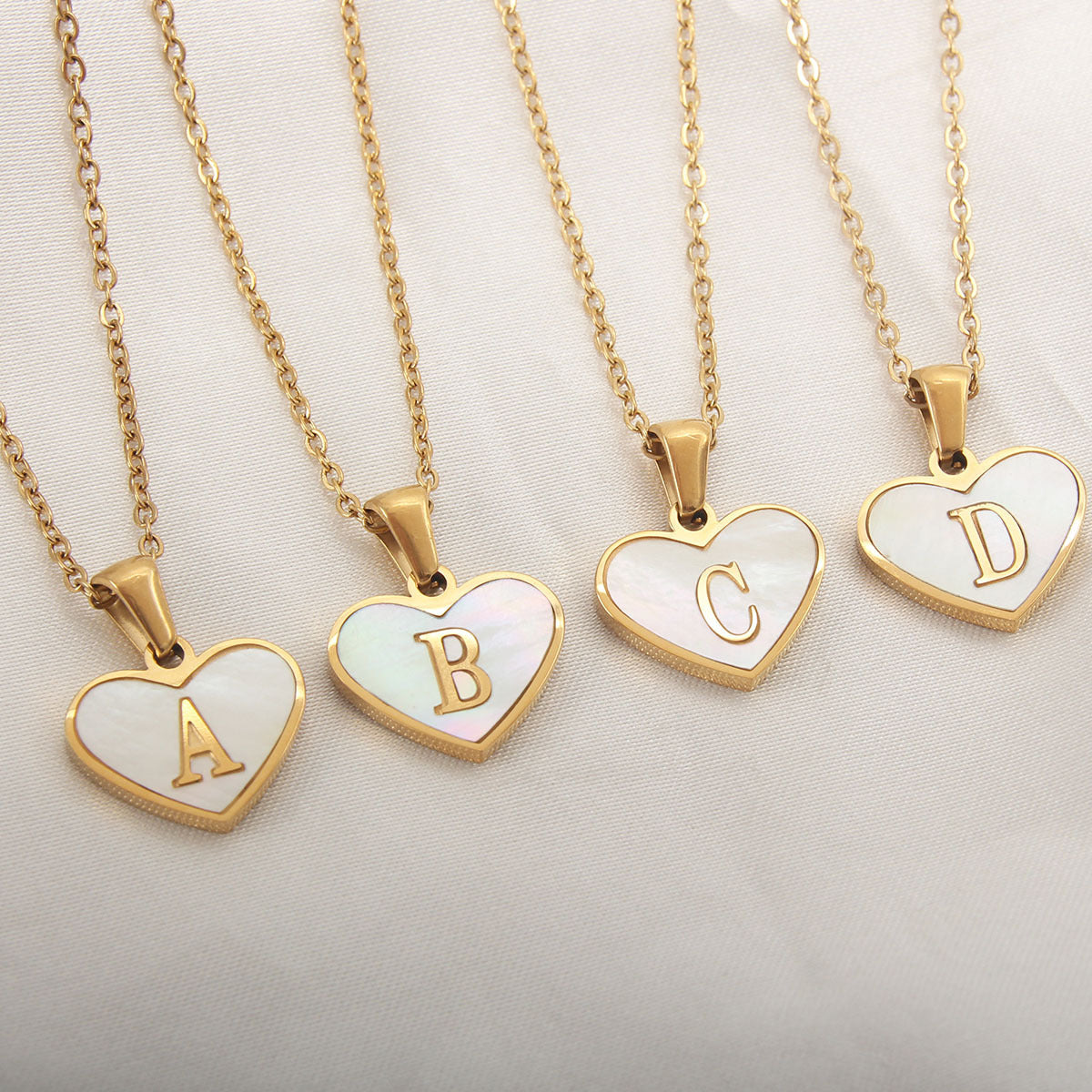 26 Letter Heart-shaped Necklace White Shell Love Clavicle Chain Fashion Personalized Necklace