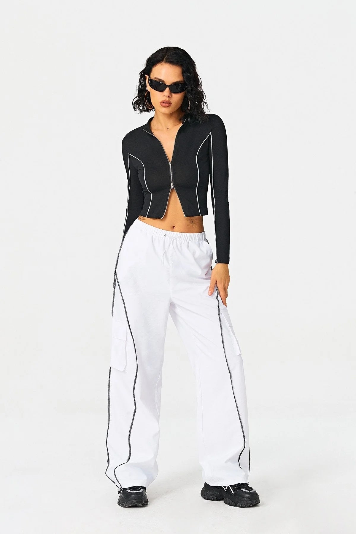 Women's Contrasting Color Line Standing Collar Wears Knitted Shirts