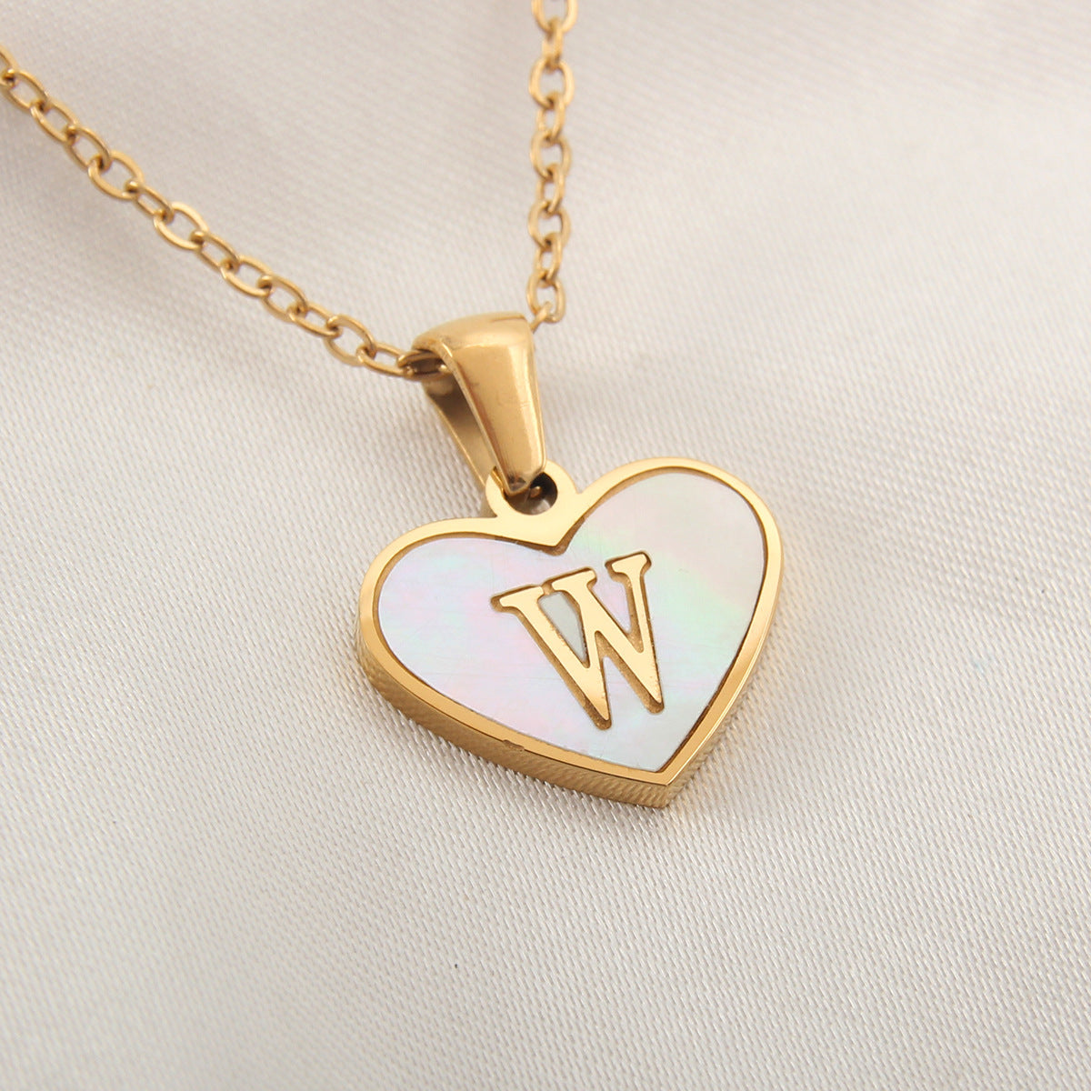 26 Letter Heart-shaped Necklace White Shell Love Clavicle Chain Fashion Personalized Necklace