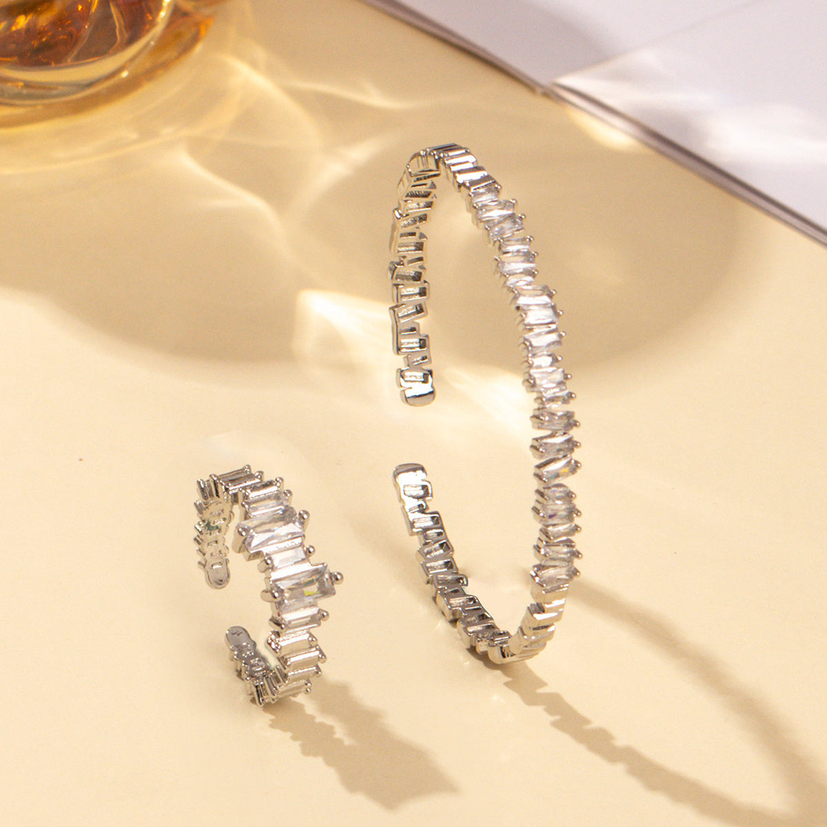 2pcs Fashionable Women's Cubic Zirconia Decorative Wristband, Irregularly Inlaid With Open Wristband Rings
