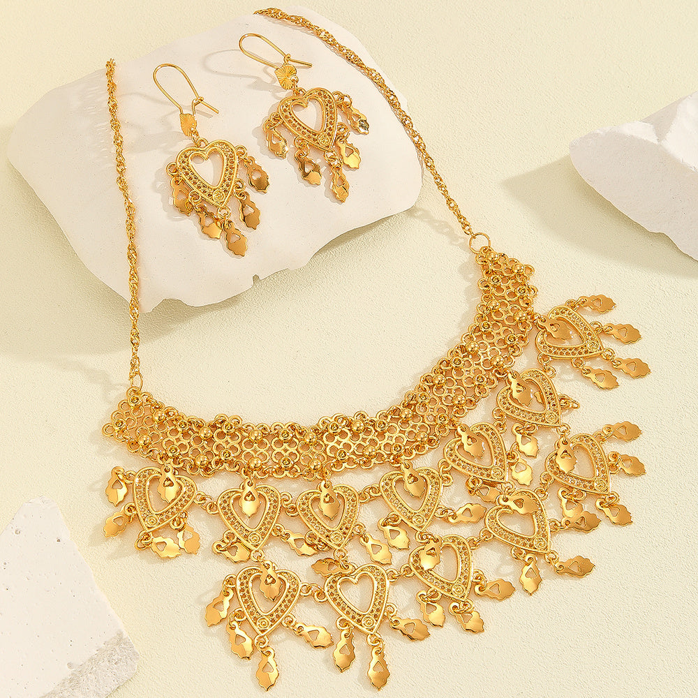 3pcs Fashionable Retro Luxury Heart-shaped Hollow Necklace Earrings