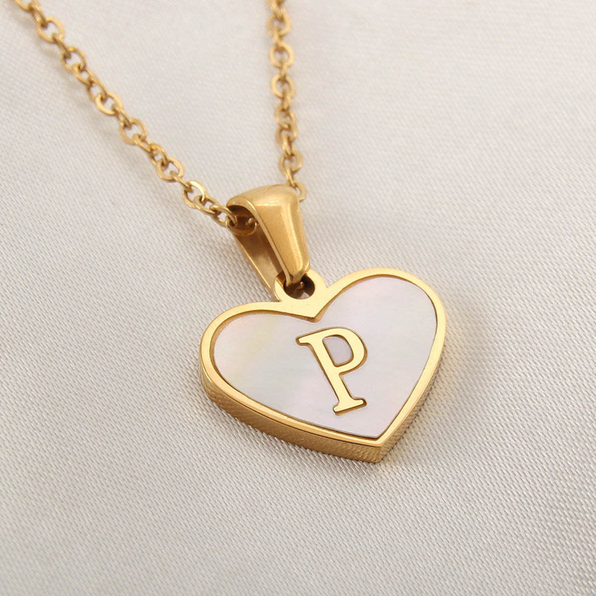 26 Letter Heart-shaped Necklace White Shell Love Clavicle Chain Fashion Personalized Necklace