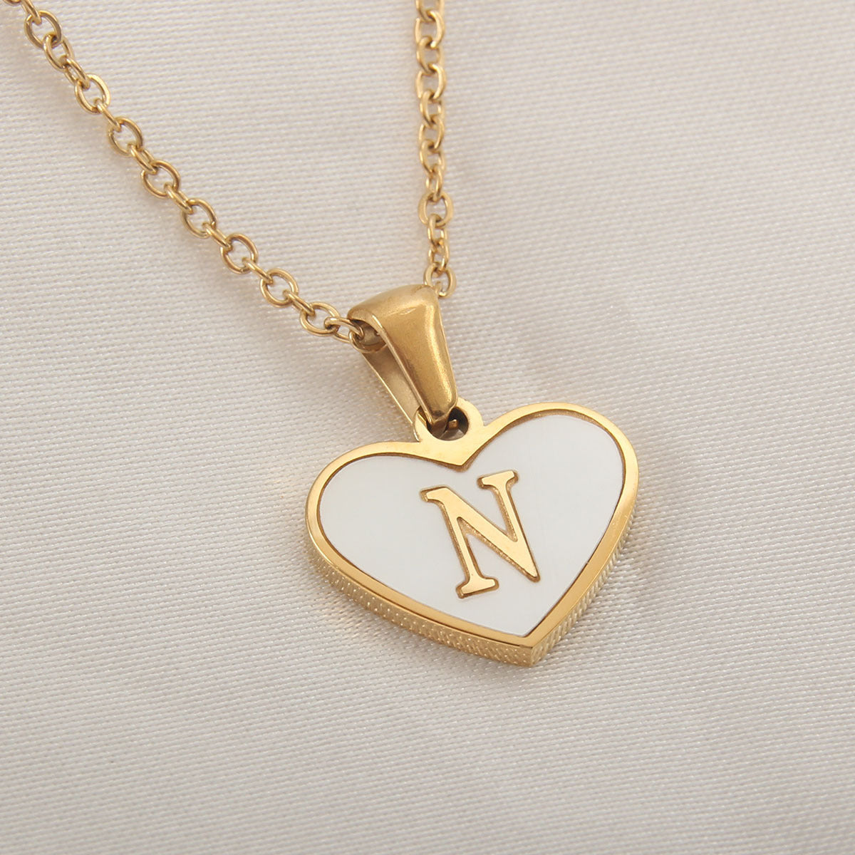 26 Letter Heart-shaped Necklace White Shell Love Clavicle Chain Fashion Personalized Necklace