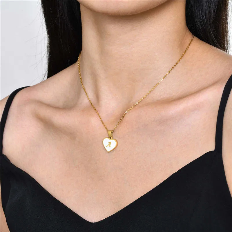 26 Letter Heart-shaped Necklace White Shell Love Clavicle Chain Fashion Personalized Necklace