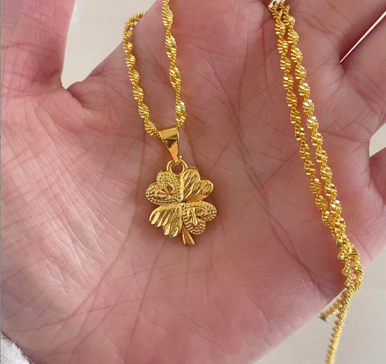 Gold-plated Brass Pendant Necklace For Women, Water Wave Textured Collarbone Chain