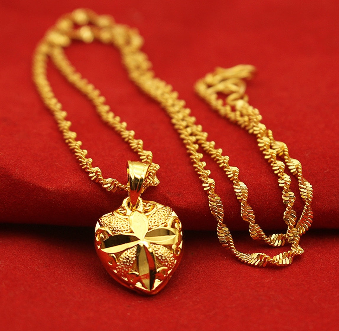 Gold-plated Brass Pendant Necklace For Women, Water Wave Textured Collarbone Chain
