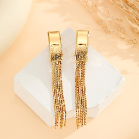 2pcs Fashionable Modern Metal Thin Chain Earrings, Gold Bead Tassel Earrings