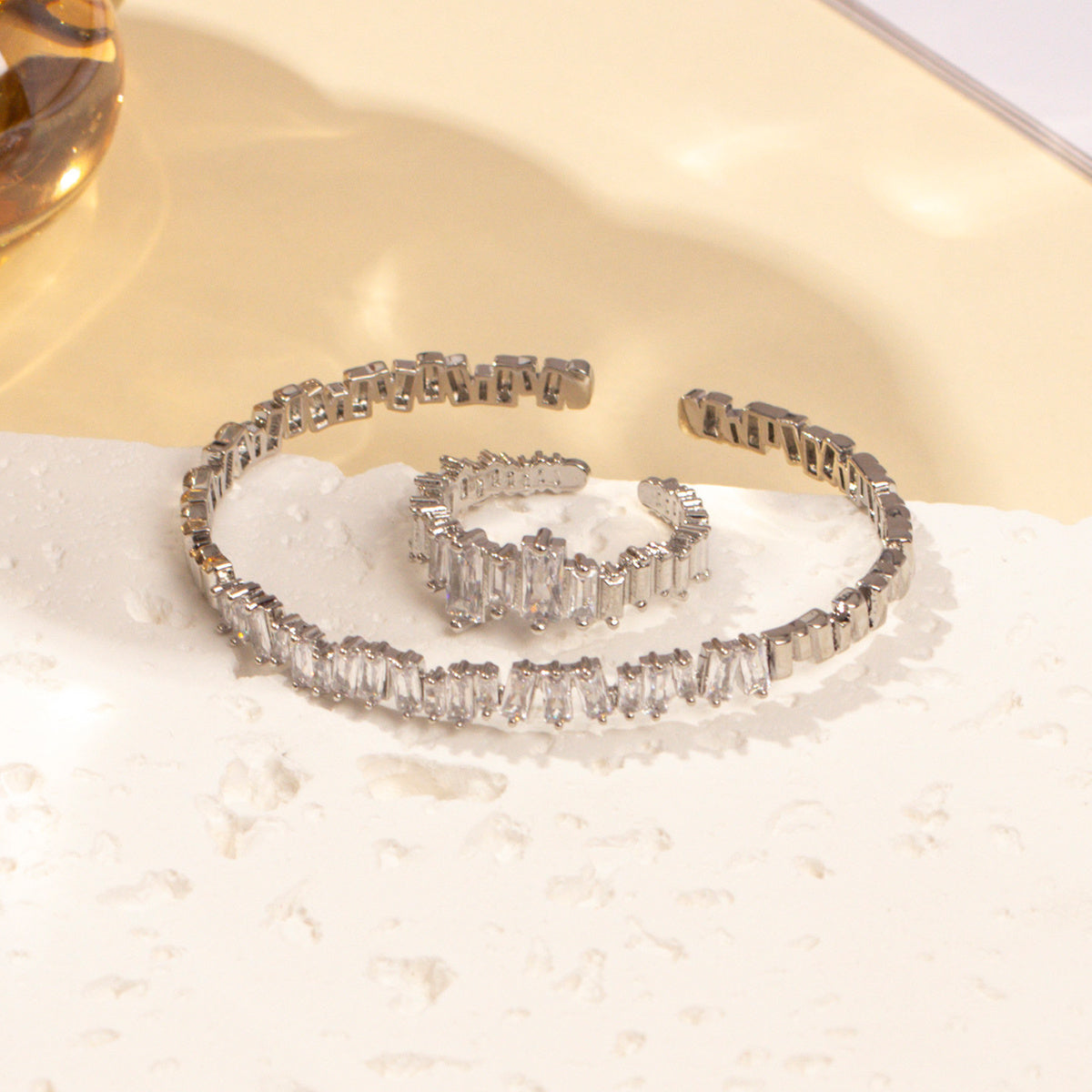 2pcs Fashionable Women's Cubic Zirconia Decorative Wristband, Irregularly Inlaid With Open Wristband Rings