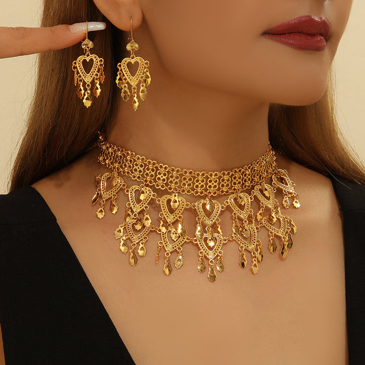 3pcs Fashionable Retro Luxury Heart-shaped Hollow Necklace Earrings